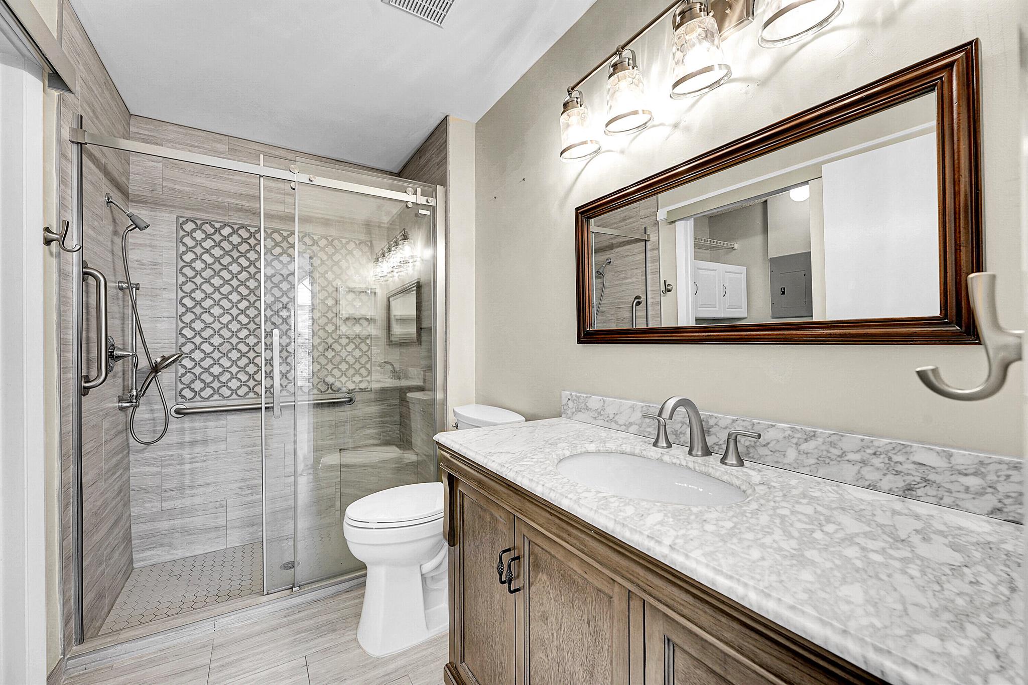 KINGS ISLE - Residential