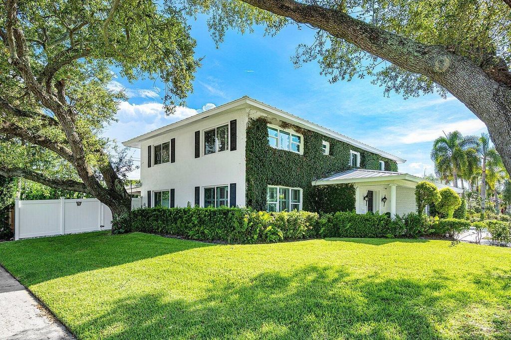 Photo of 900 SW 16th Street, Boca Raton, FL 33486 (MLS # R11014320)