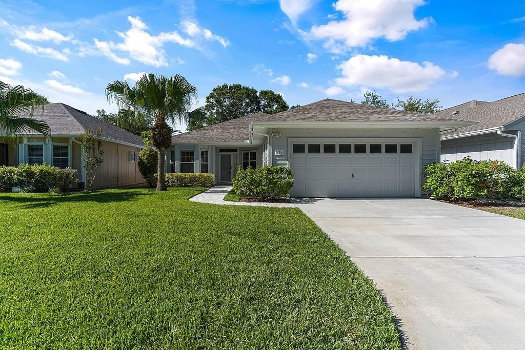 Photo of 431 Tamarind Place, Vero Beach, FL 32962 (MLS # B26037941)