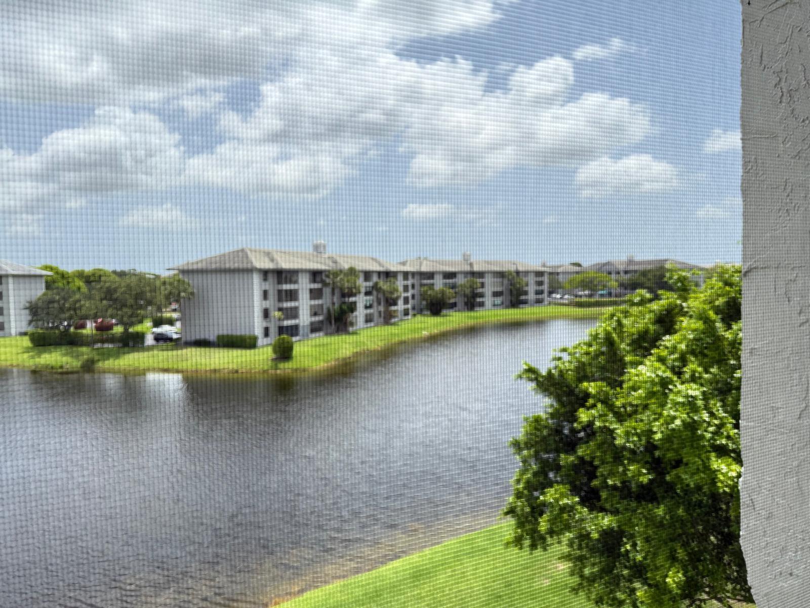 Stunning view from this beautiful 3/2 apartment on the 4th floor overlooking the Pine Island Ridge Country Club with golf and many amenities.
The apartment has a large balcony for indoor/outdoor living, open concept floor plan, close to mayor highways and great schools including Nova University.
it's a penthouse living style!!!