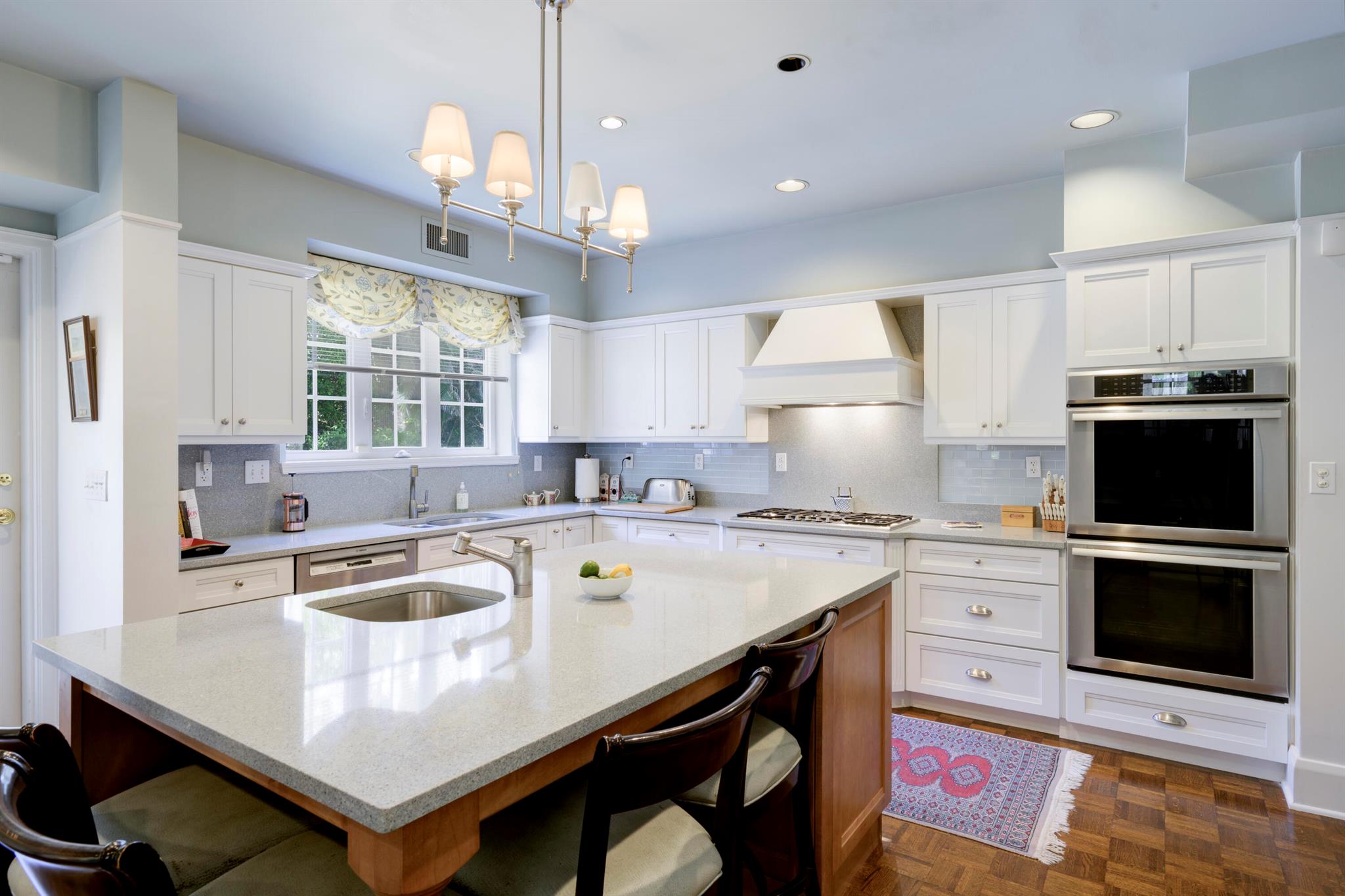 EL BRAVO PARK - Residential