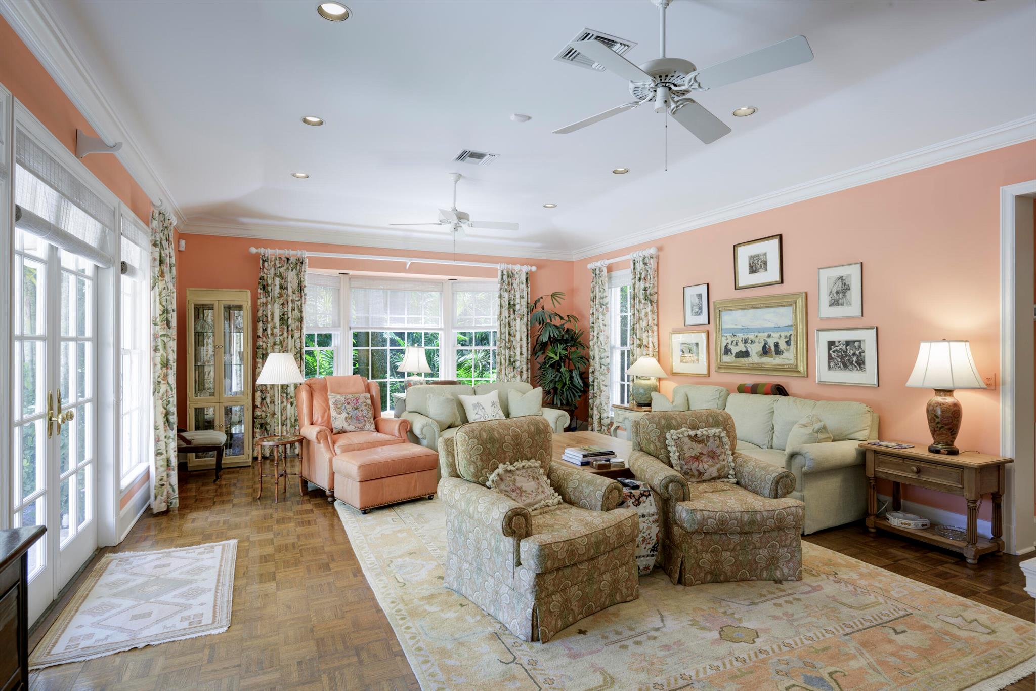 EL BRAVO PARK - Residential