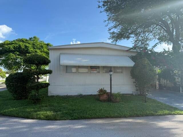 1817 DOLPHIN Place