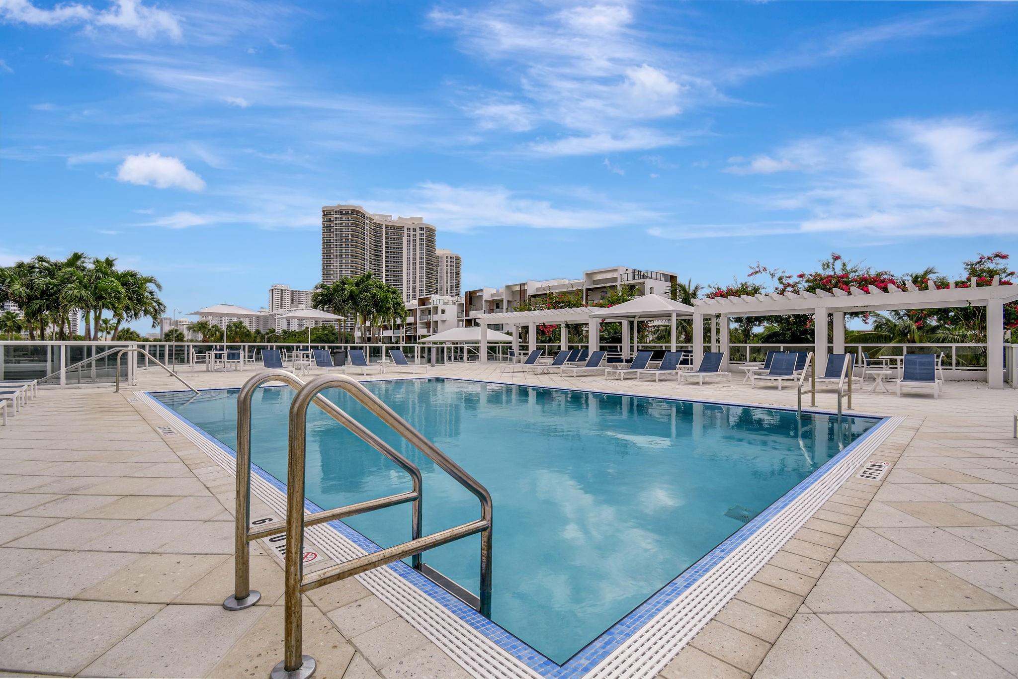 3015 N Ocean Blvd 12F