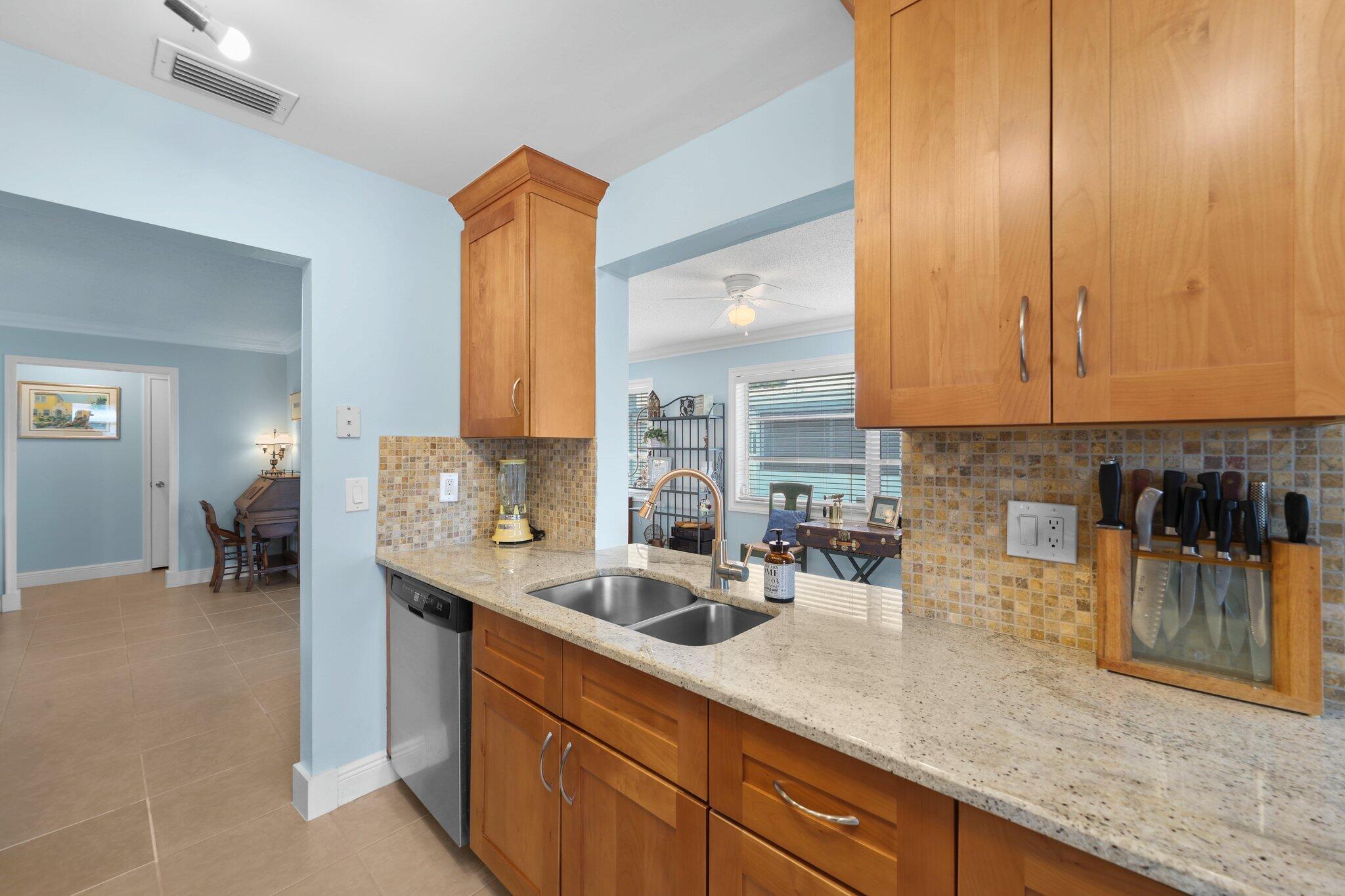 PALM BEACH LEISUREVILLE SEC 10 - Residential