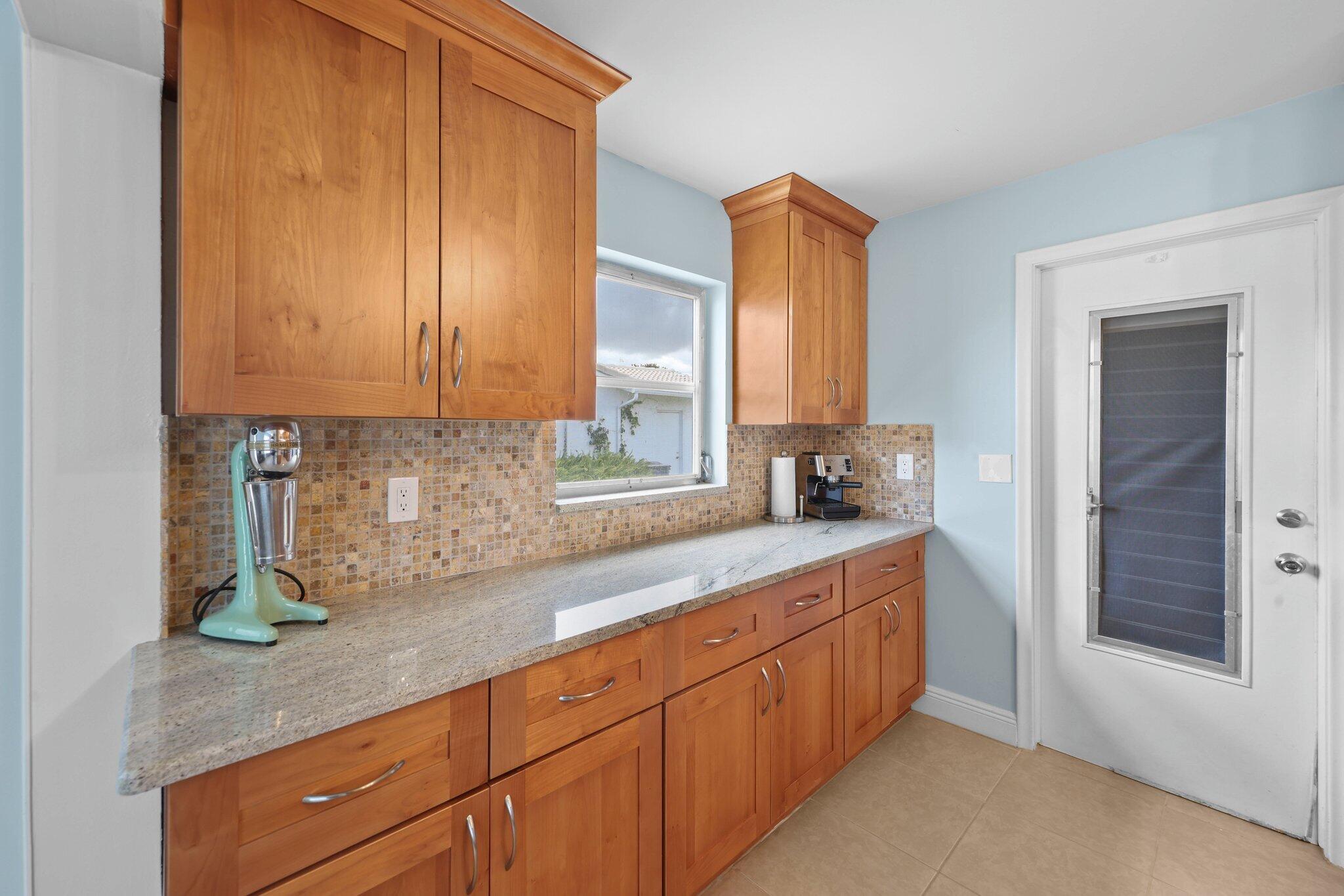 PALM BEACH LEISUREVILLE SEC 10 - Residential