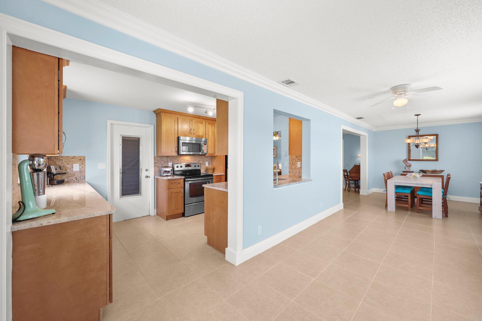 PALM BEACH LEISUREVILLE SEC 10 - Residential