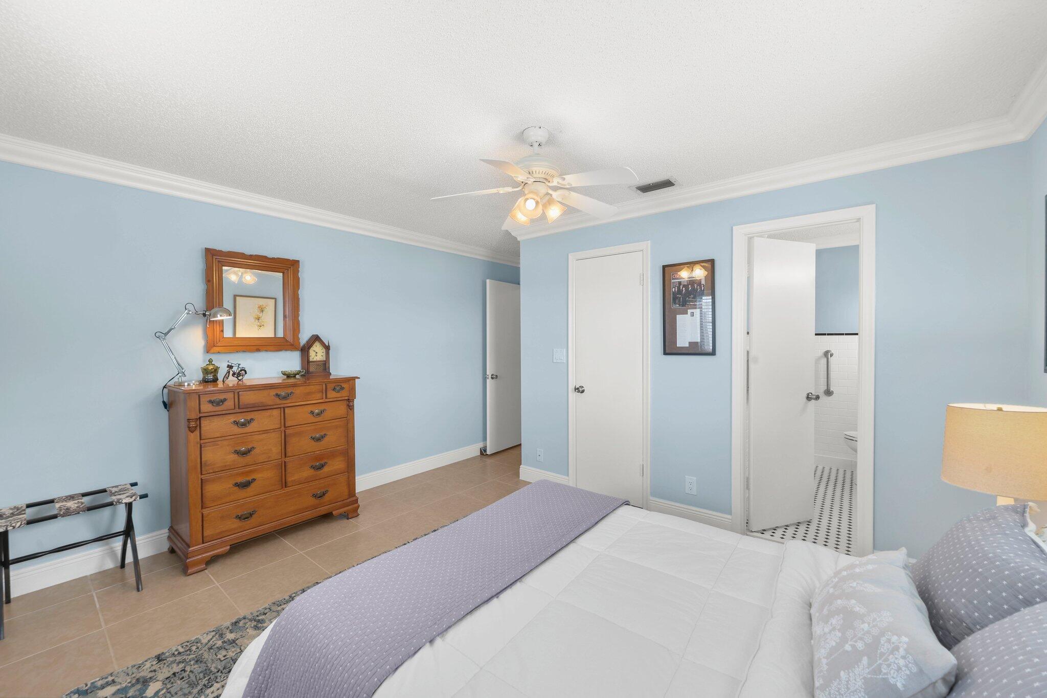 PALM BEACH LEISUREVILLE SEC 10 - Residential