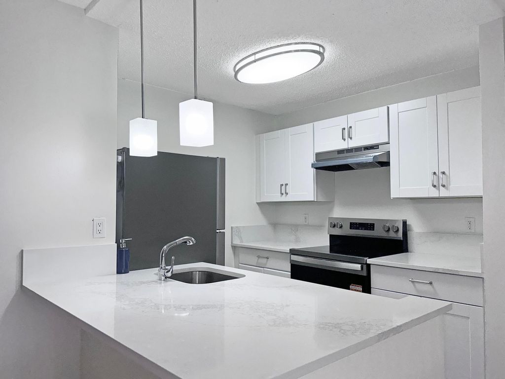 Photo of 604 Meadows Circle #604, Boynton Beach, FL 33436 (MLS # B26017942)