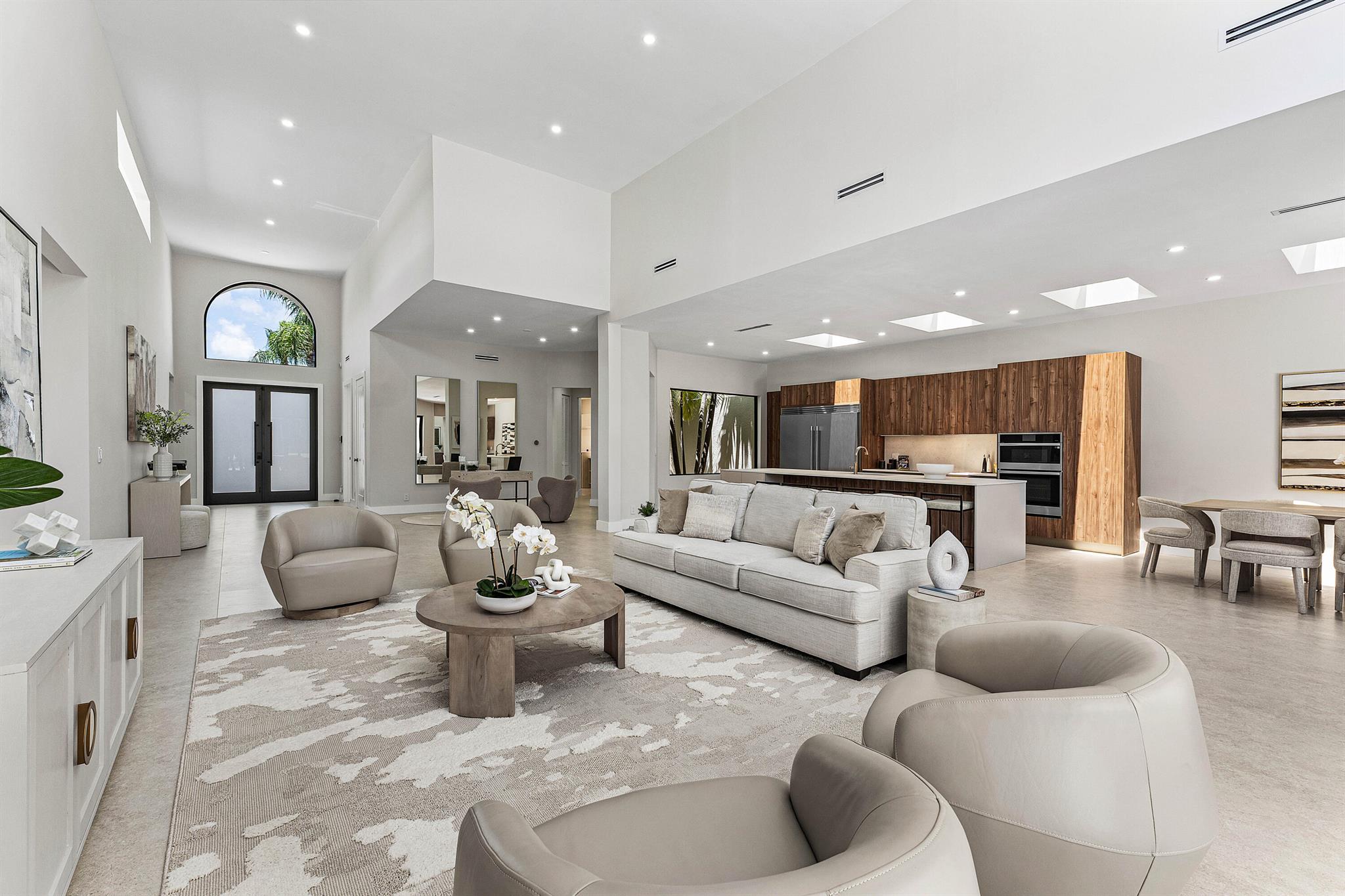 5323 Ascot Bend