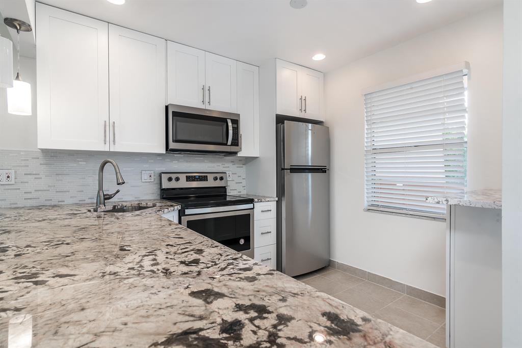 VILLAGES OF ORIOLE BONAIRE - Residential