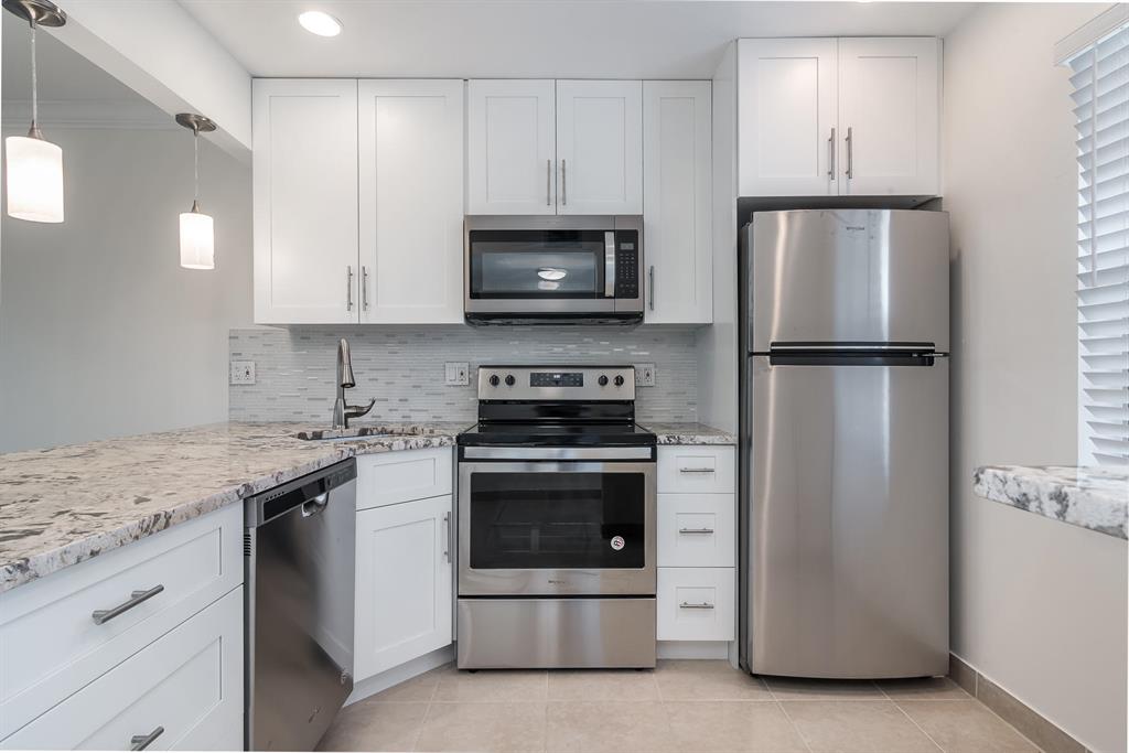 VILLAGES OF ORIOLE BONAIRE - Residential