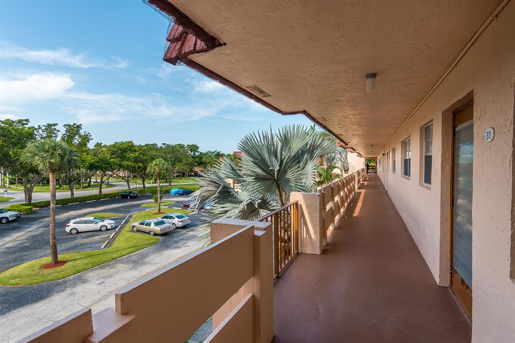 VILLAGES OF ORIOLE BONAIRE - Residential