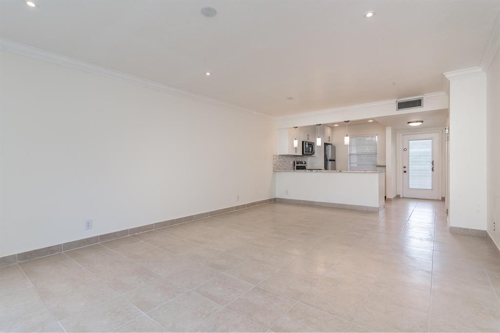 VILLAGES OF ORIOLE BONAIRE - Residential