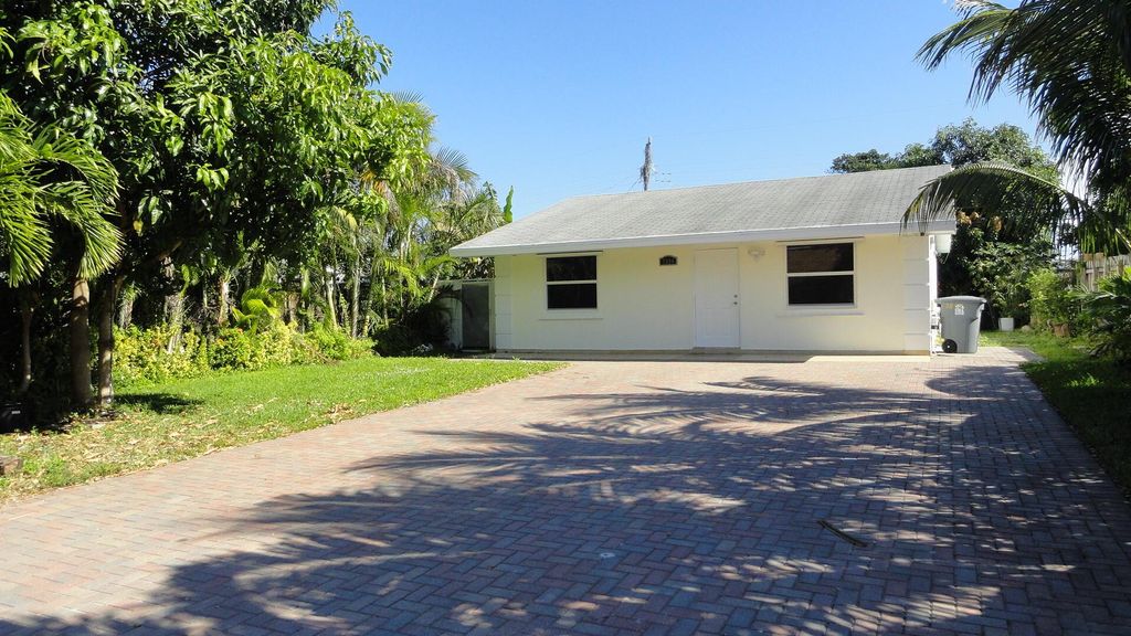 Photo of 7804 Terrace Road, Lake Worth, FL 33462 (MLS # R11040986)