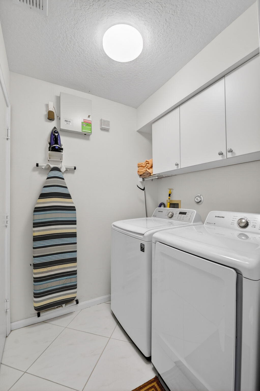 LAKERIDGE GREENS - Residential