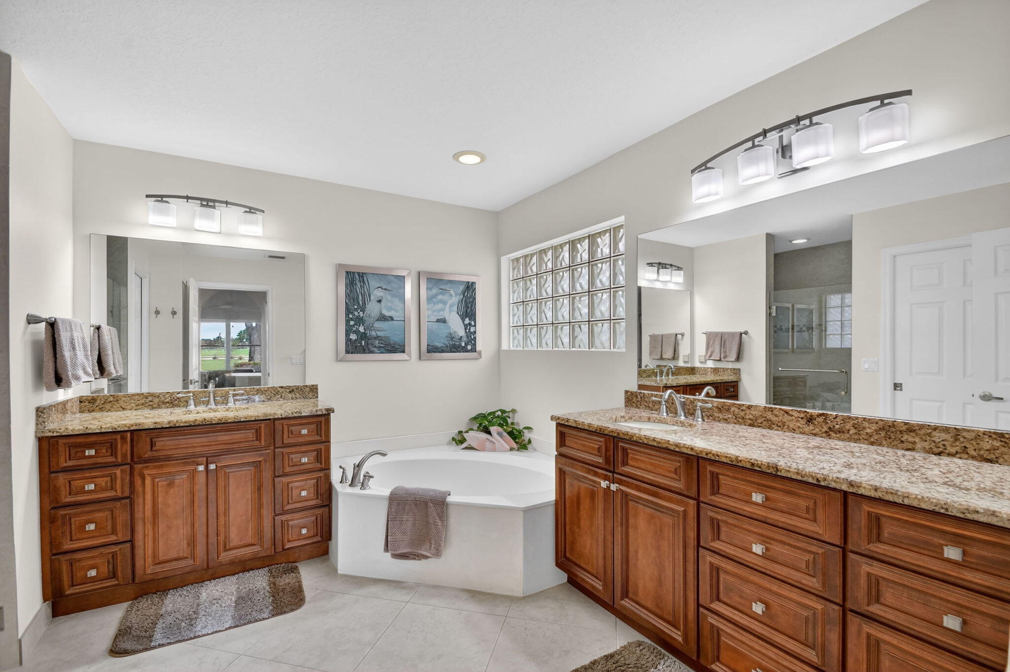 LAKERIDGE GREENS - Residential