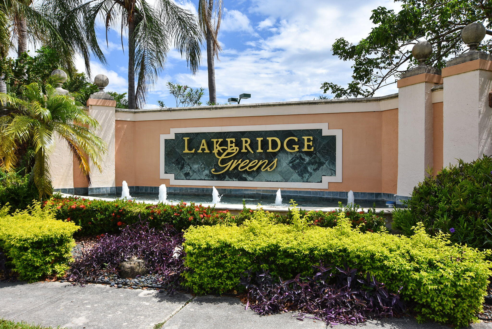 LAKERIDGE GREENS - Residential