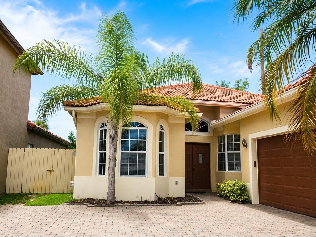 Photo of 8061 Saw Palmetto Lane, Boynton Beach, FL 33436 (MLS # B26055663)