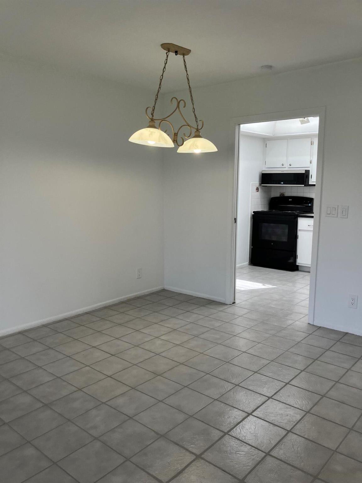 CRESTHAVEN VILLAS NO 10 C - Residential Lease