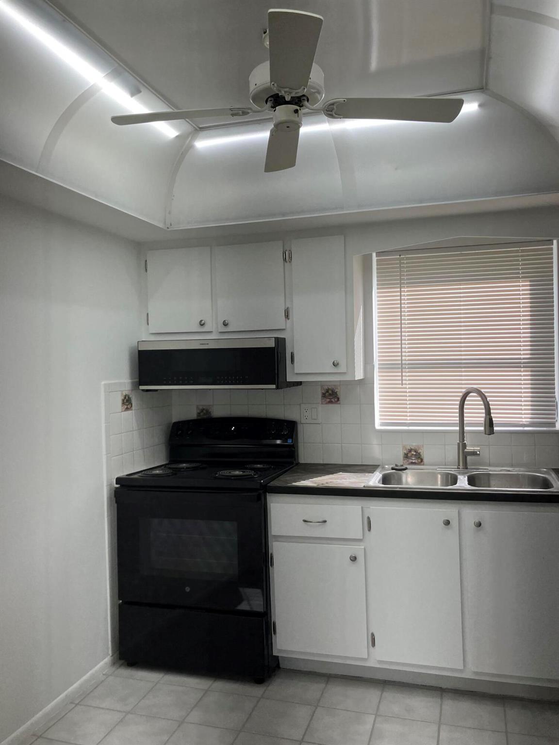 CRESTHAVEN VILLAS NO 10 C - Residential Lease