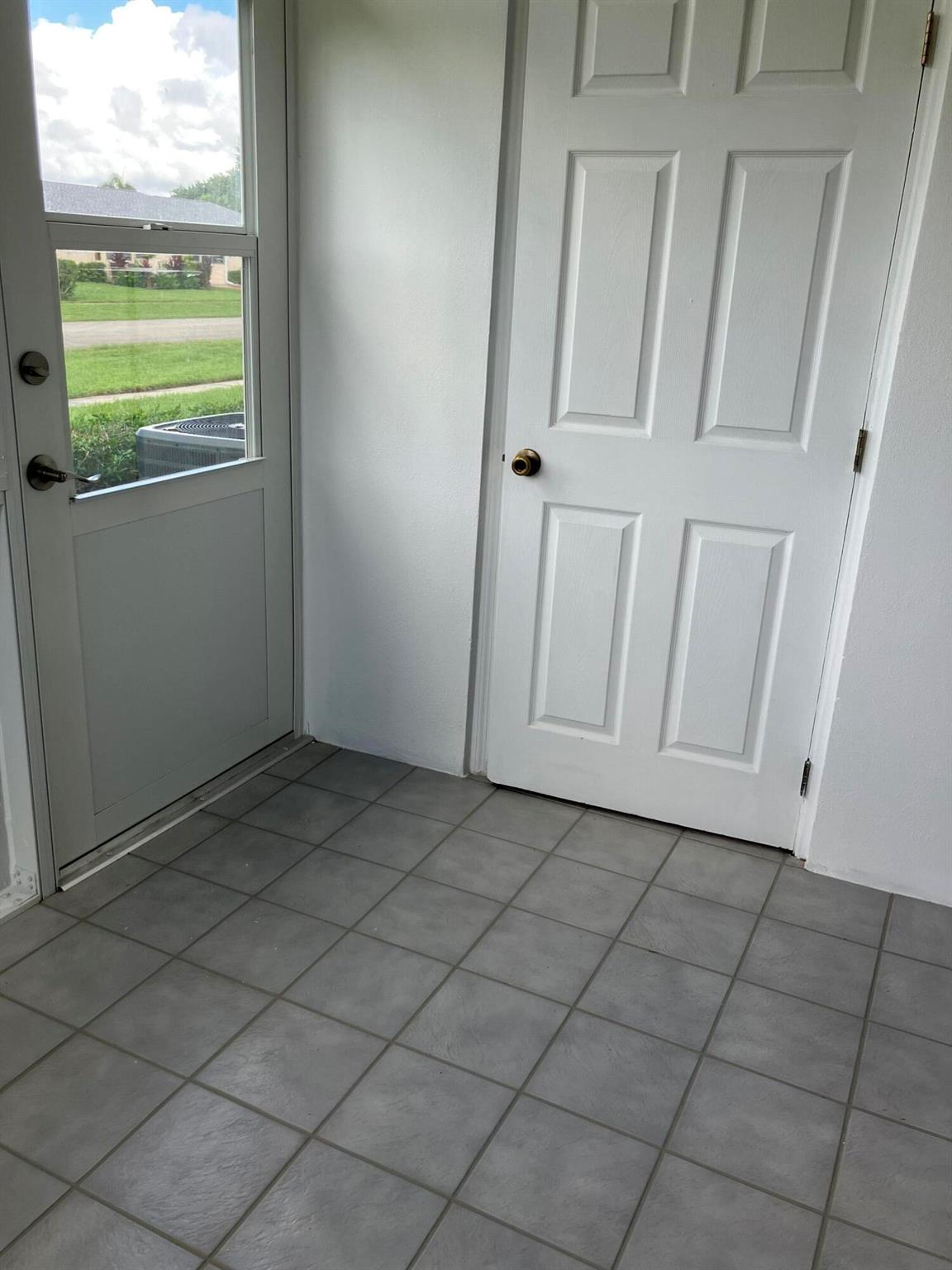 CRESTHAVEN VILLAS NO 10 C - Residential Lease