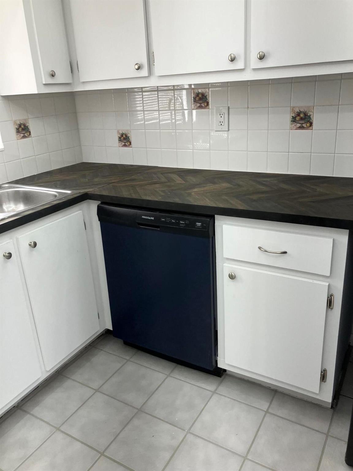 CRESTHAVEN VILLAS NO 10 C - Residential Lease