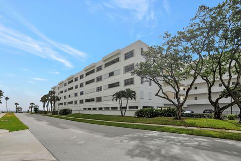 A home in Deerfield Beach