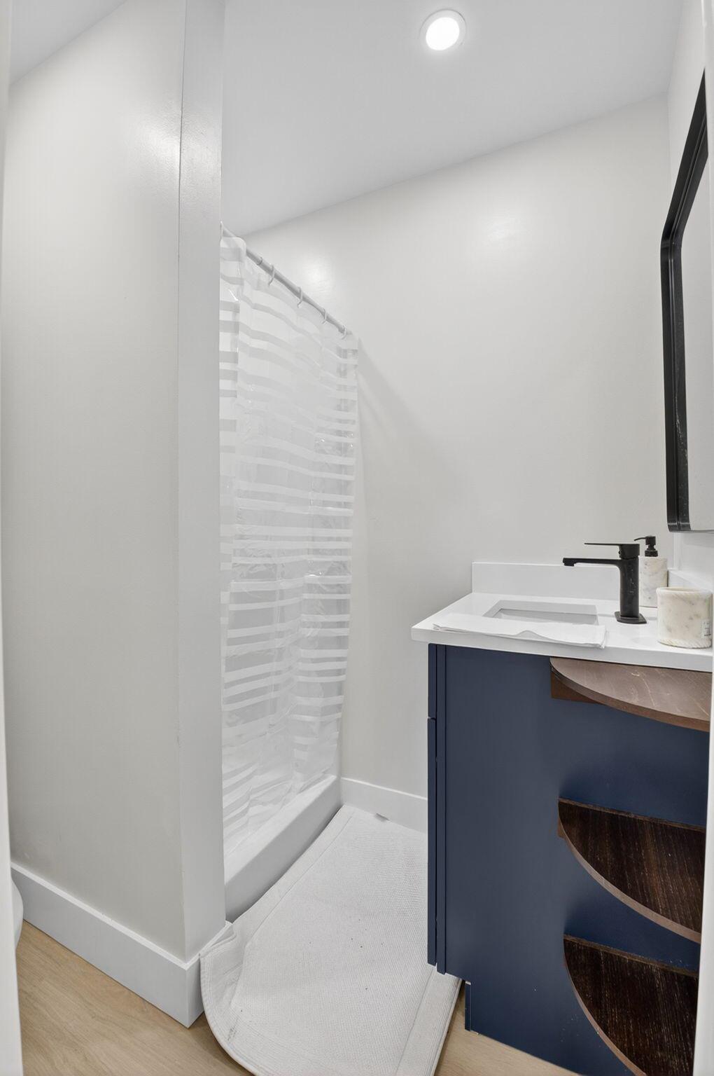 DECARIE - Residential Lease