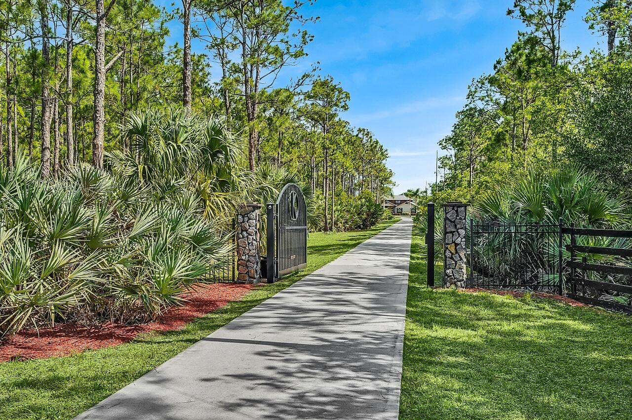 10600 Okeechobee Road, Fort Pierce, FL, 34945/$1,500,000 1 10600 Okeechobee Road