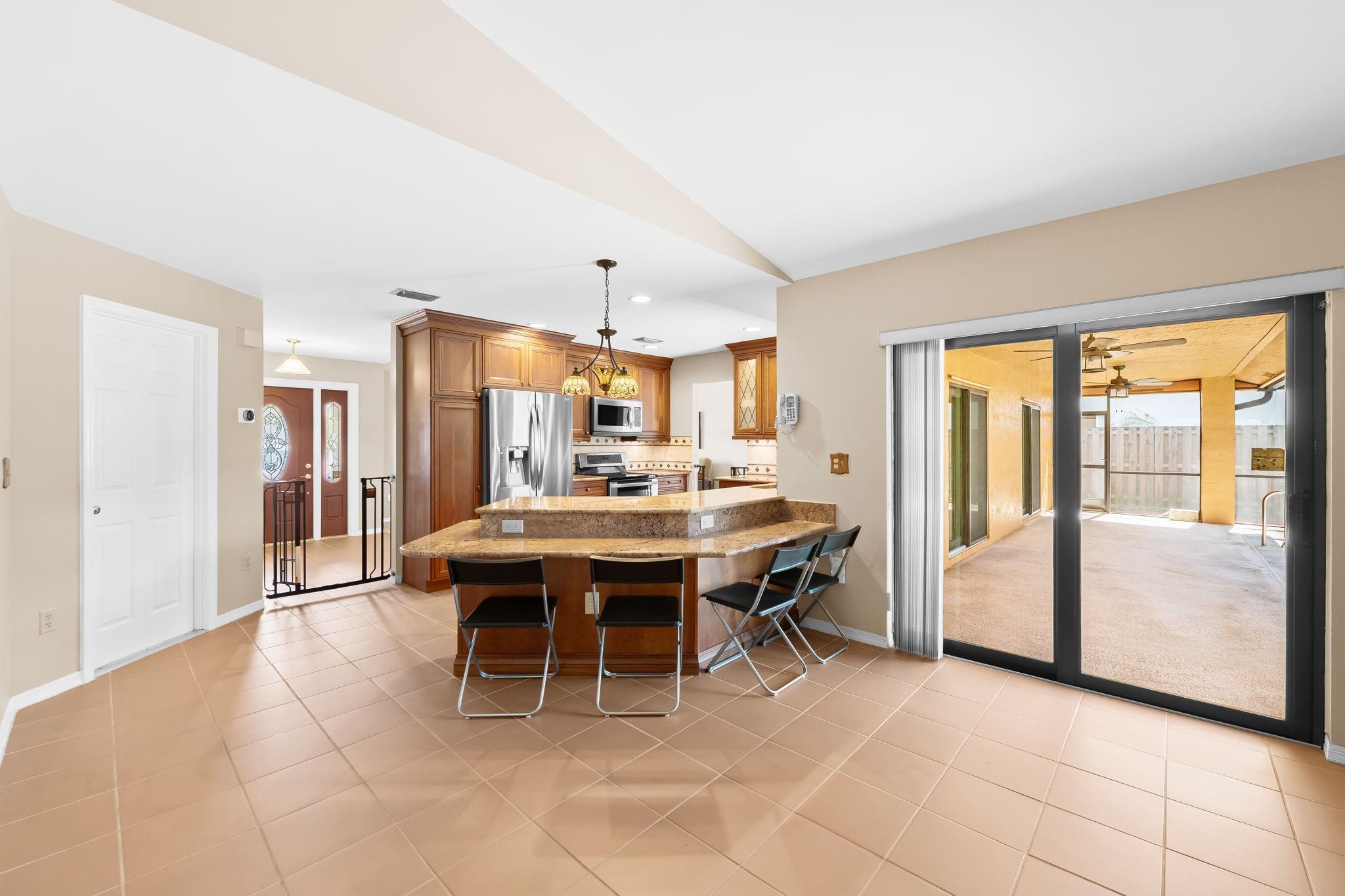 Waverly Hundred 141-40 B - Residential