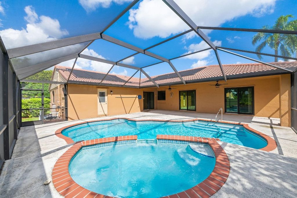 Photo of 6221 Sedgewyck Circle, Davie, FL 33331 (MLS # F10534069)