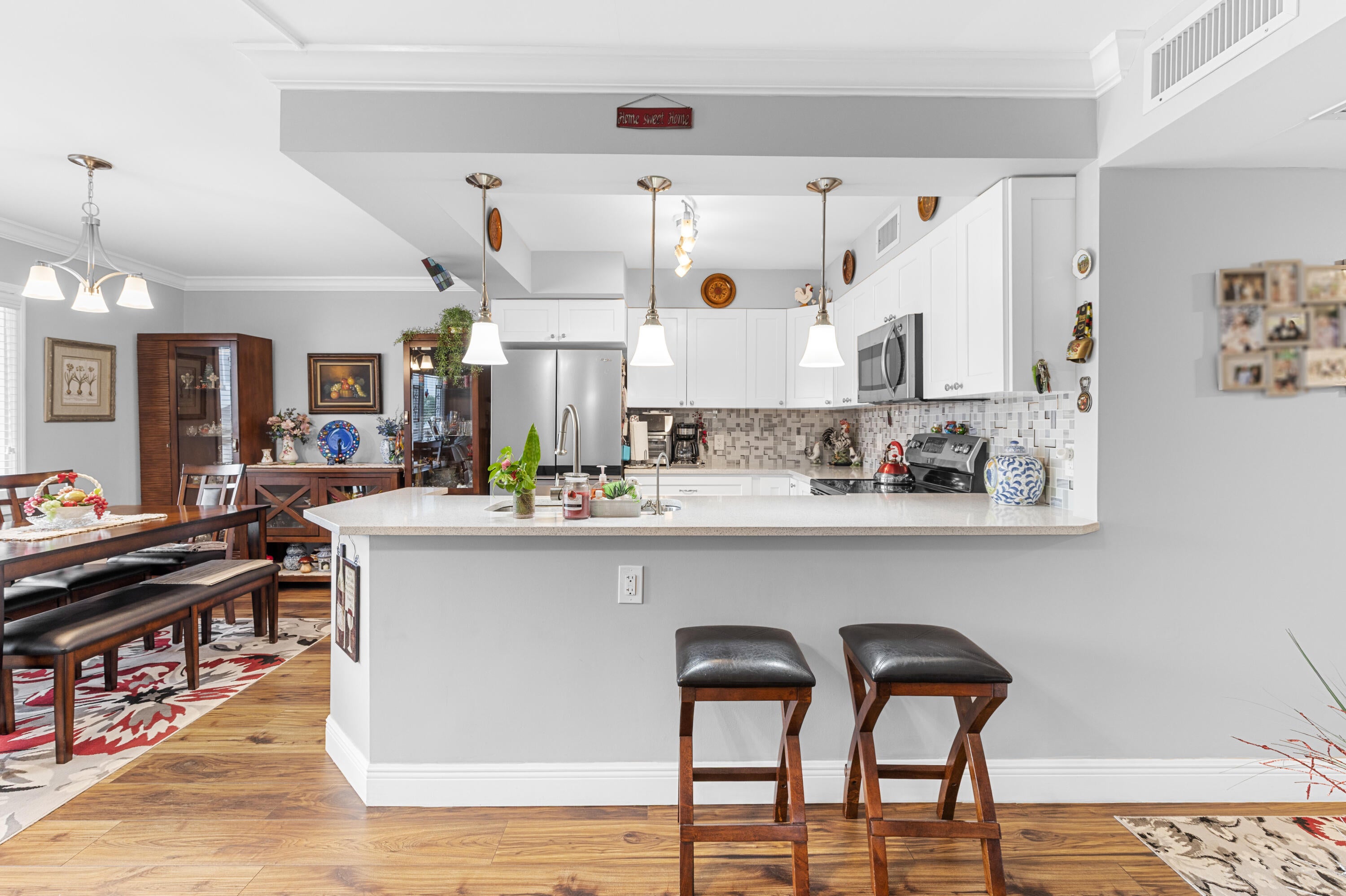 2041 Lyndhurst J