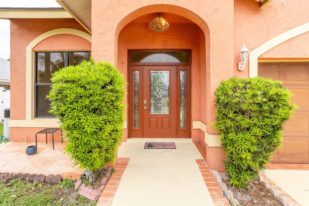 Photo of 580 NW 9th Court, Boynton Beach, FL 33426 (MLS # R10943345)