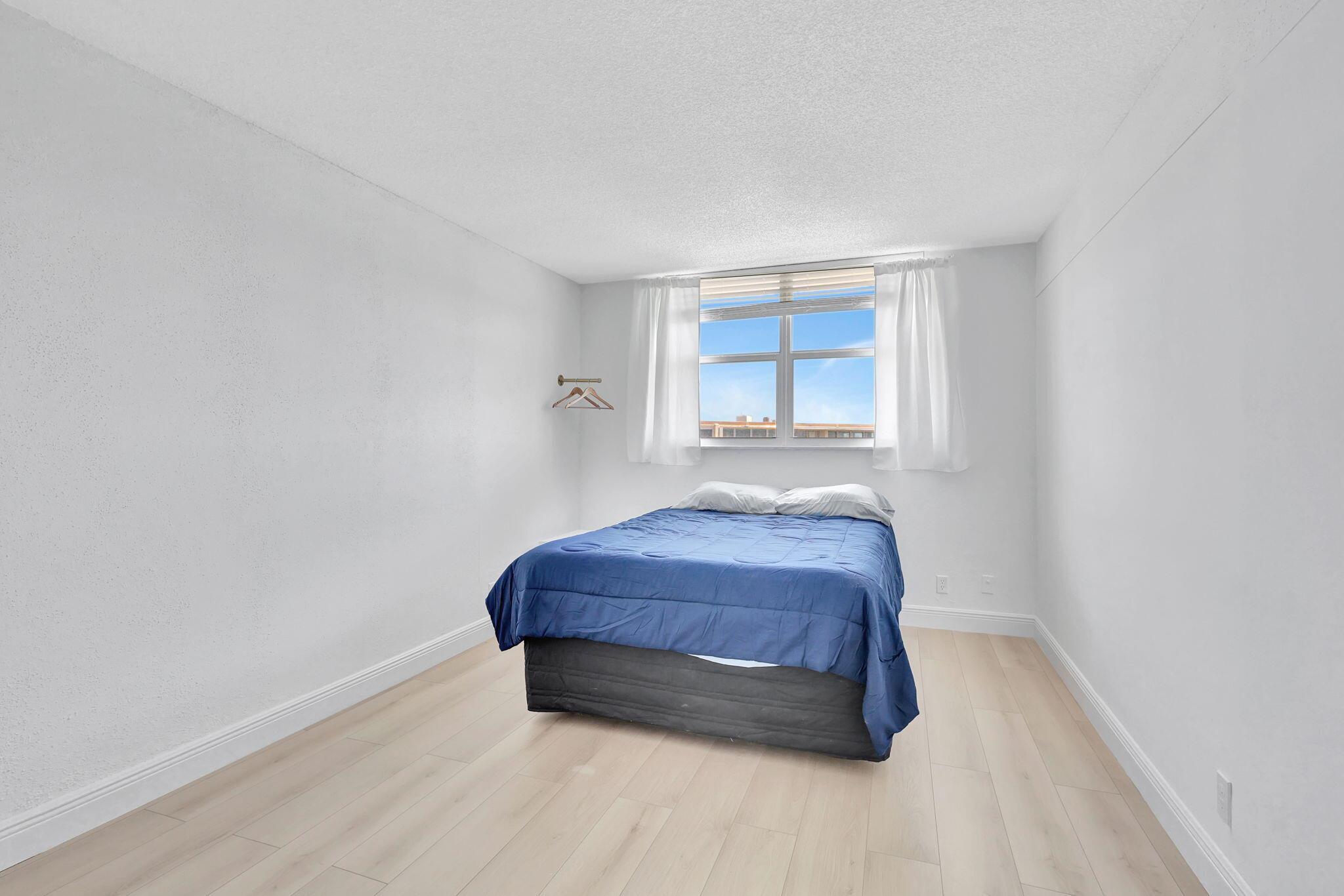 LE CHATEAU ROYAL CONDO - Residential