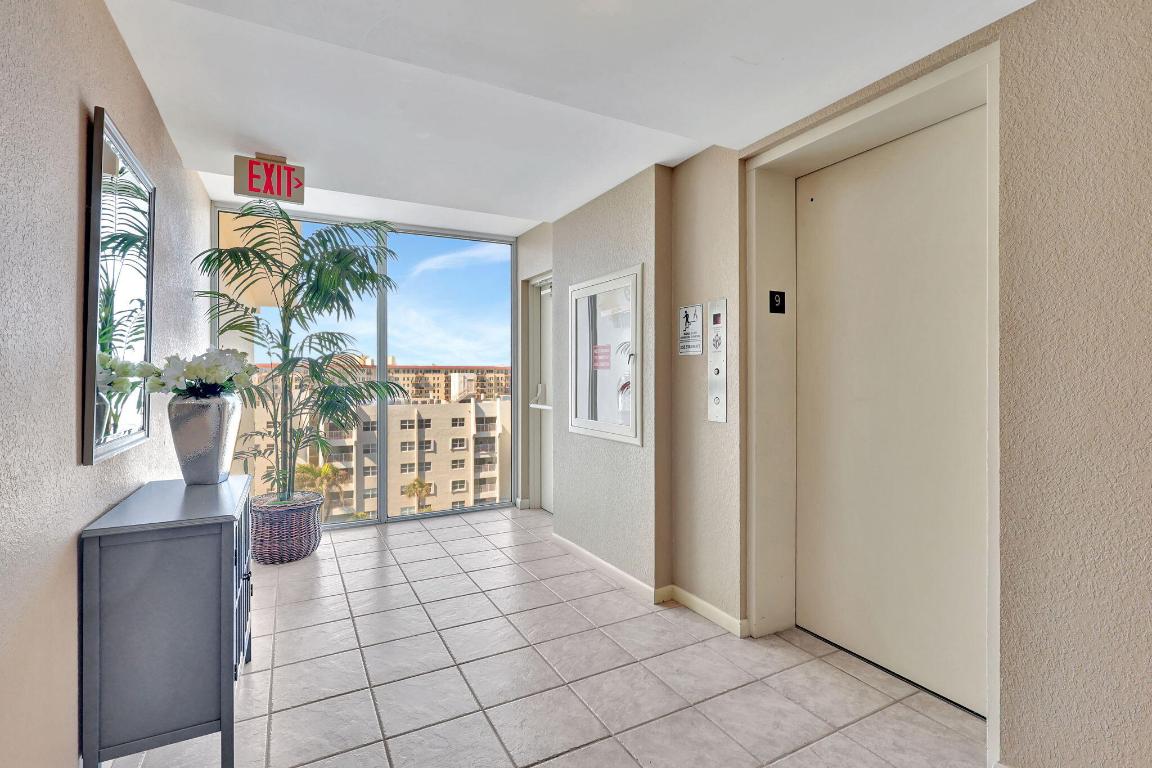 LE CHATEAU ROYAL CONDO - Residential