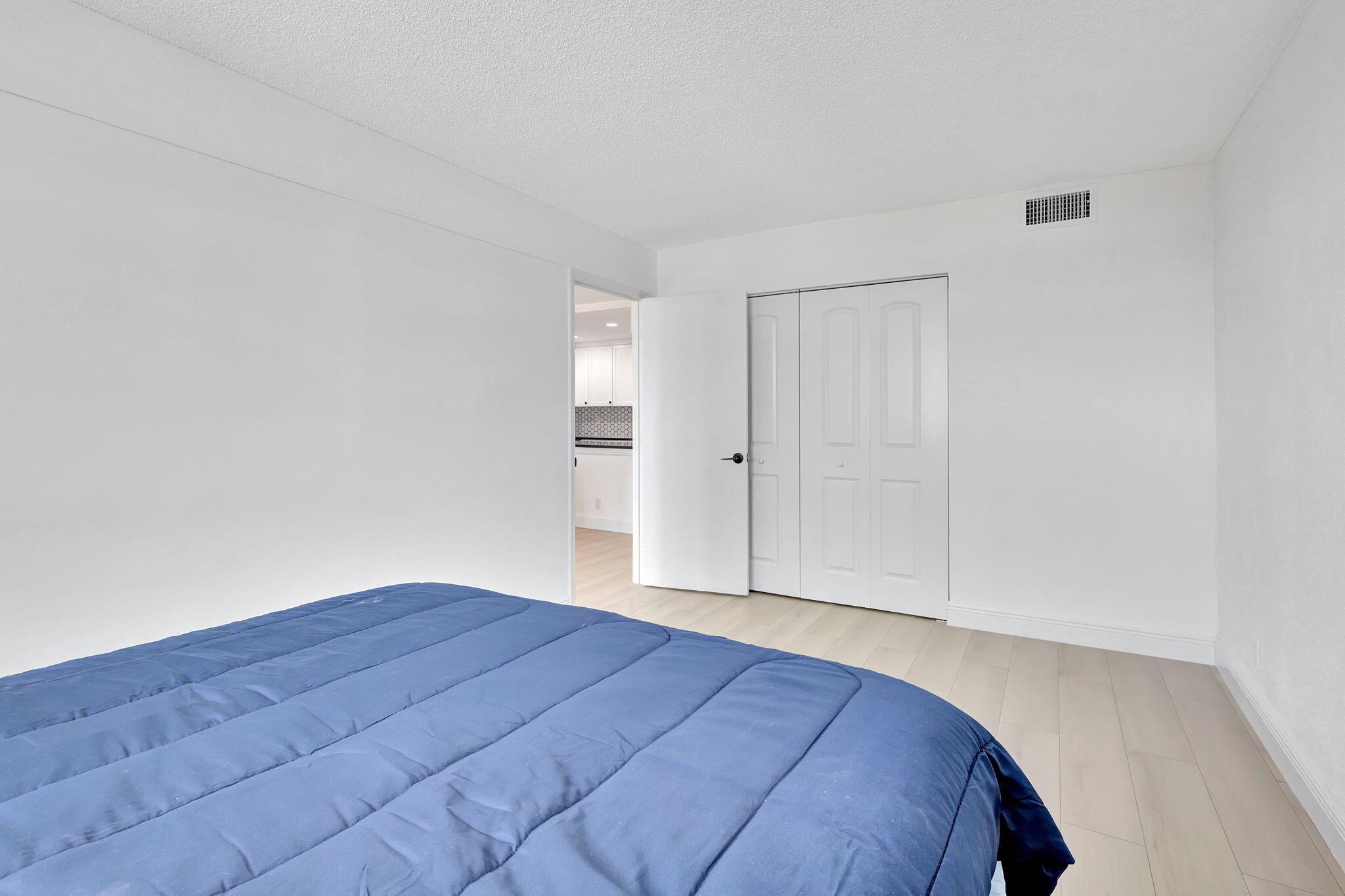 LE CHATEAU ROYAL CONDO - Residential