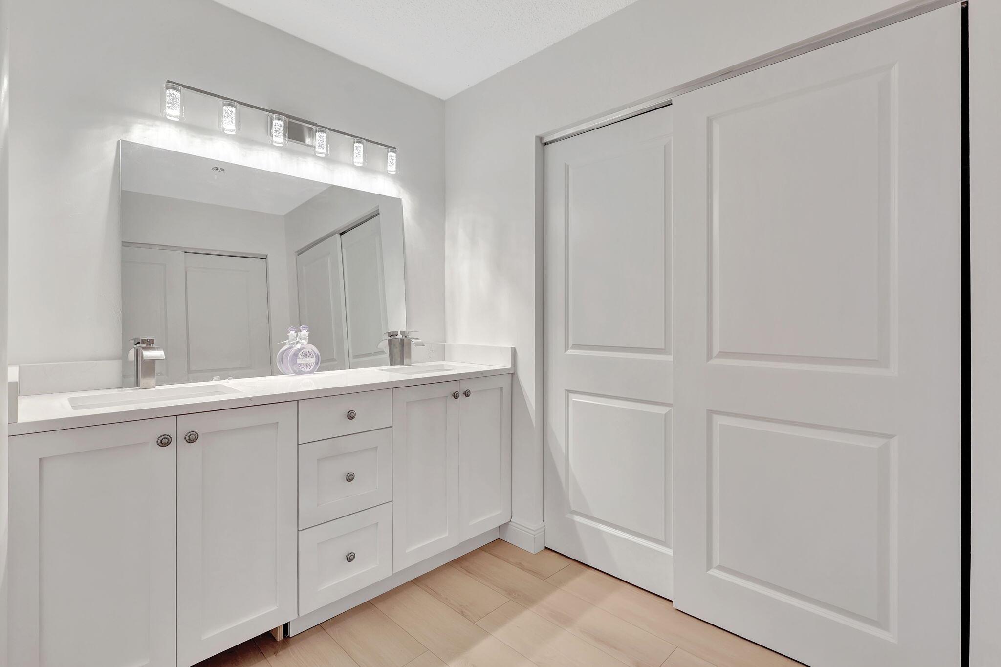 LE CHATEAU ROYAL CONDO - Residential