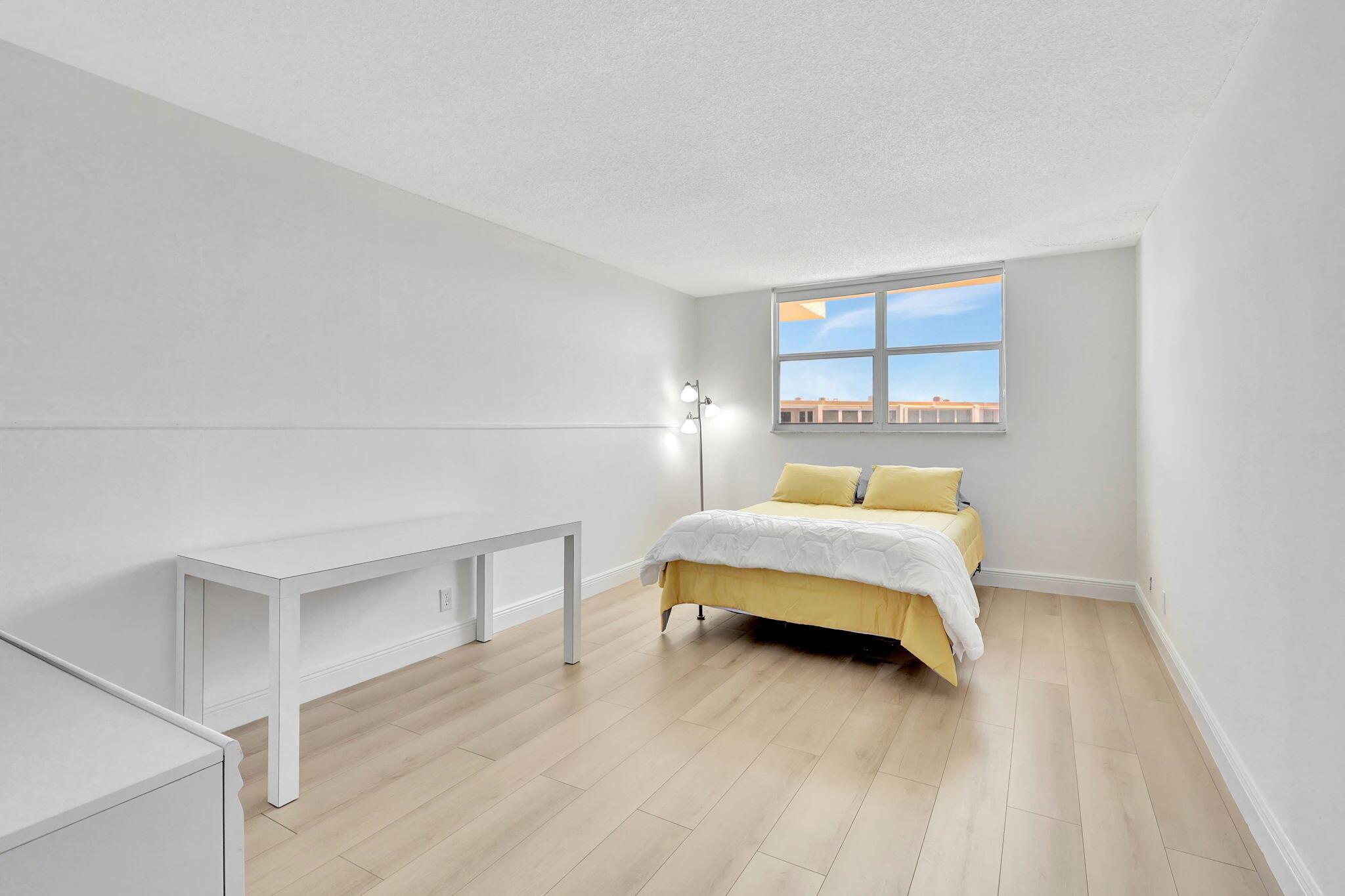 LE CHATEAU ROYAL CONDO - Residential