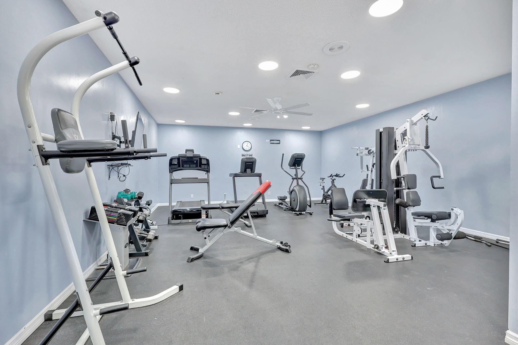 LE CHATEAU ROYAL CONDO - Residential
