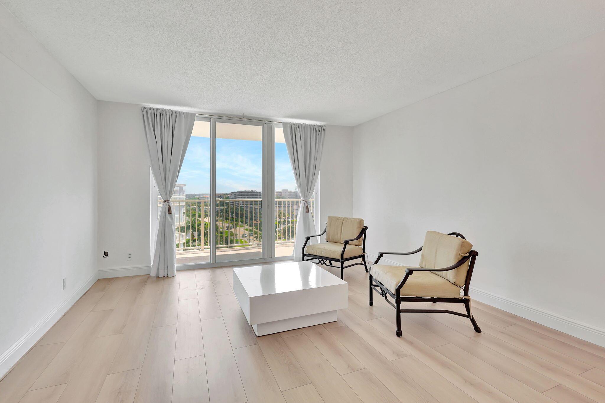 LE CHATEAU ROYAL CONDO - Residential