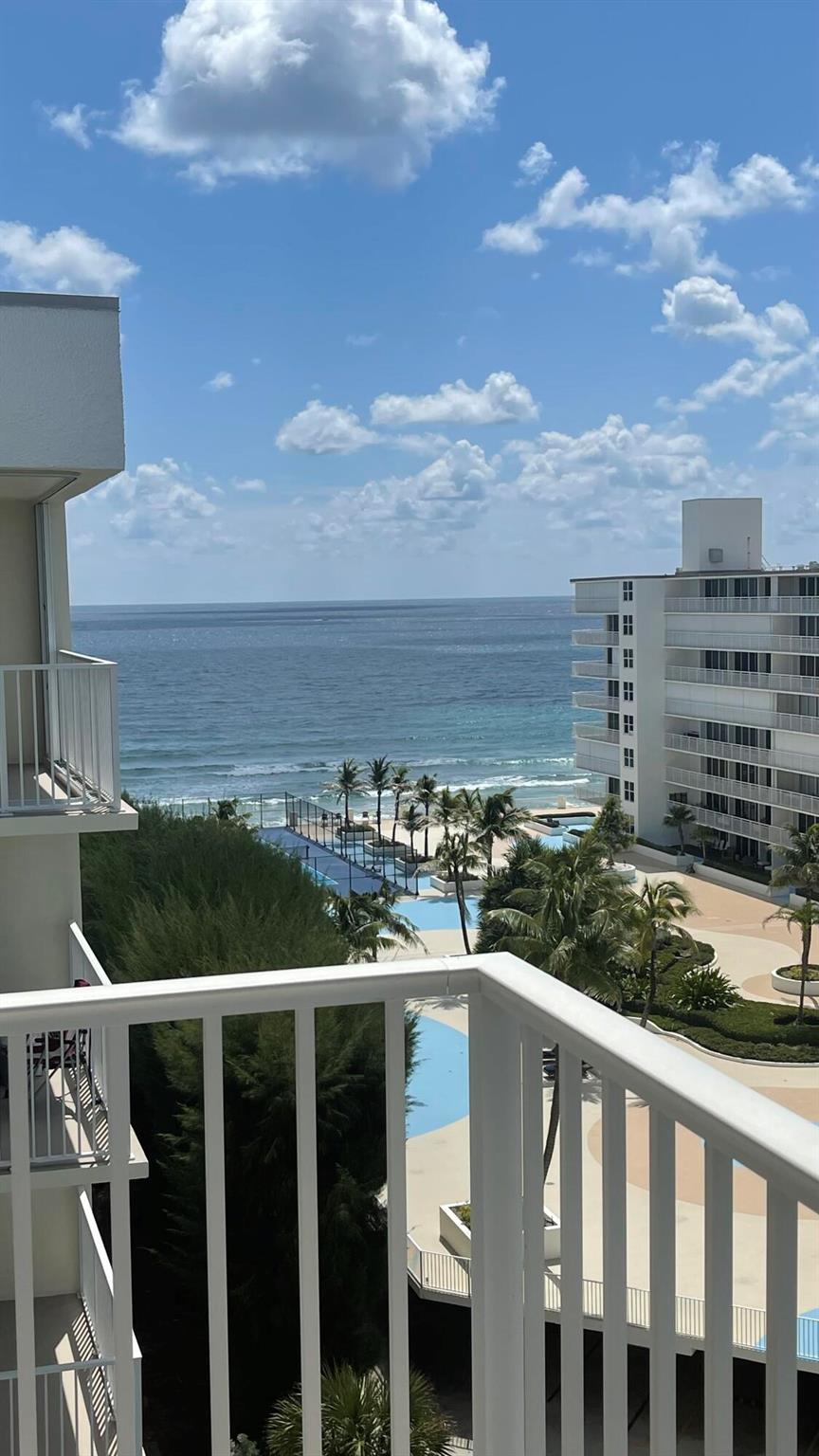 LE CHATEAU ROYAL CONDO - Residential