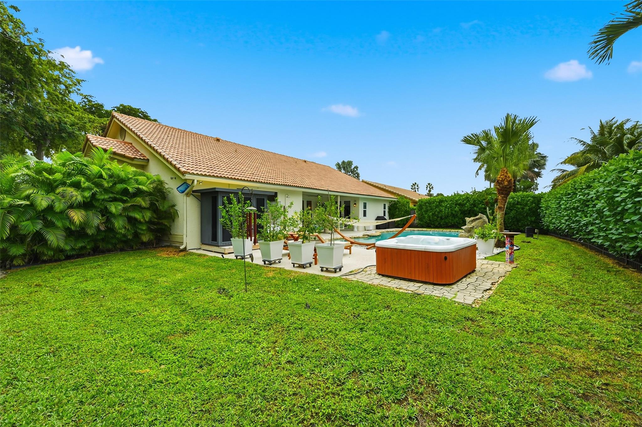 NORTH SPRINGS - Residential