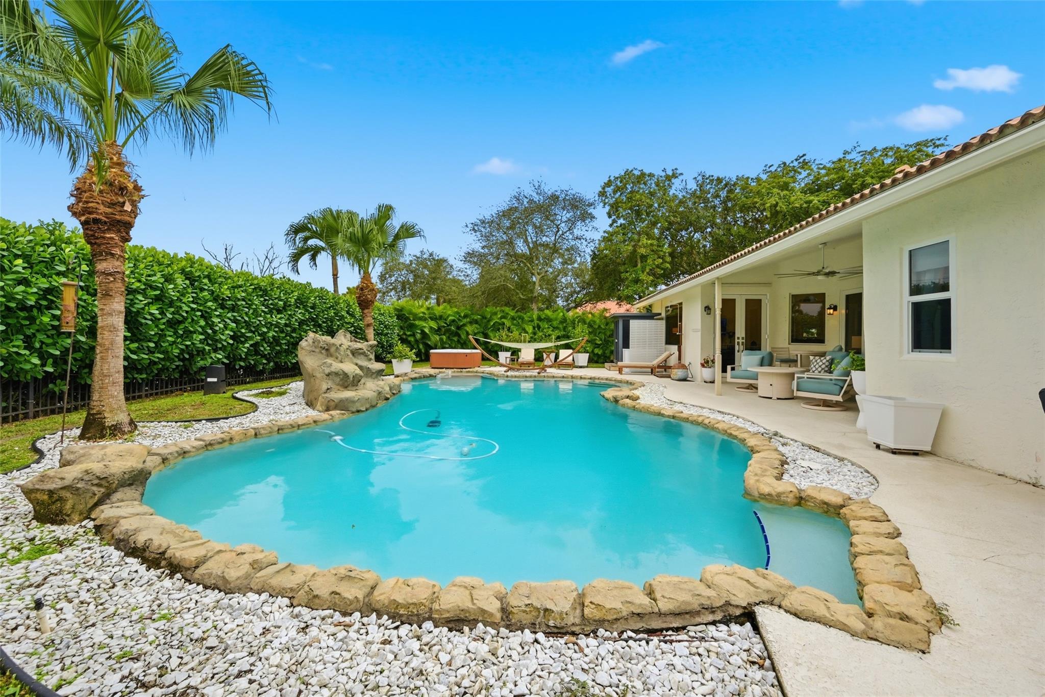 NORTH SPRINGS - Residential