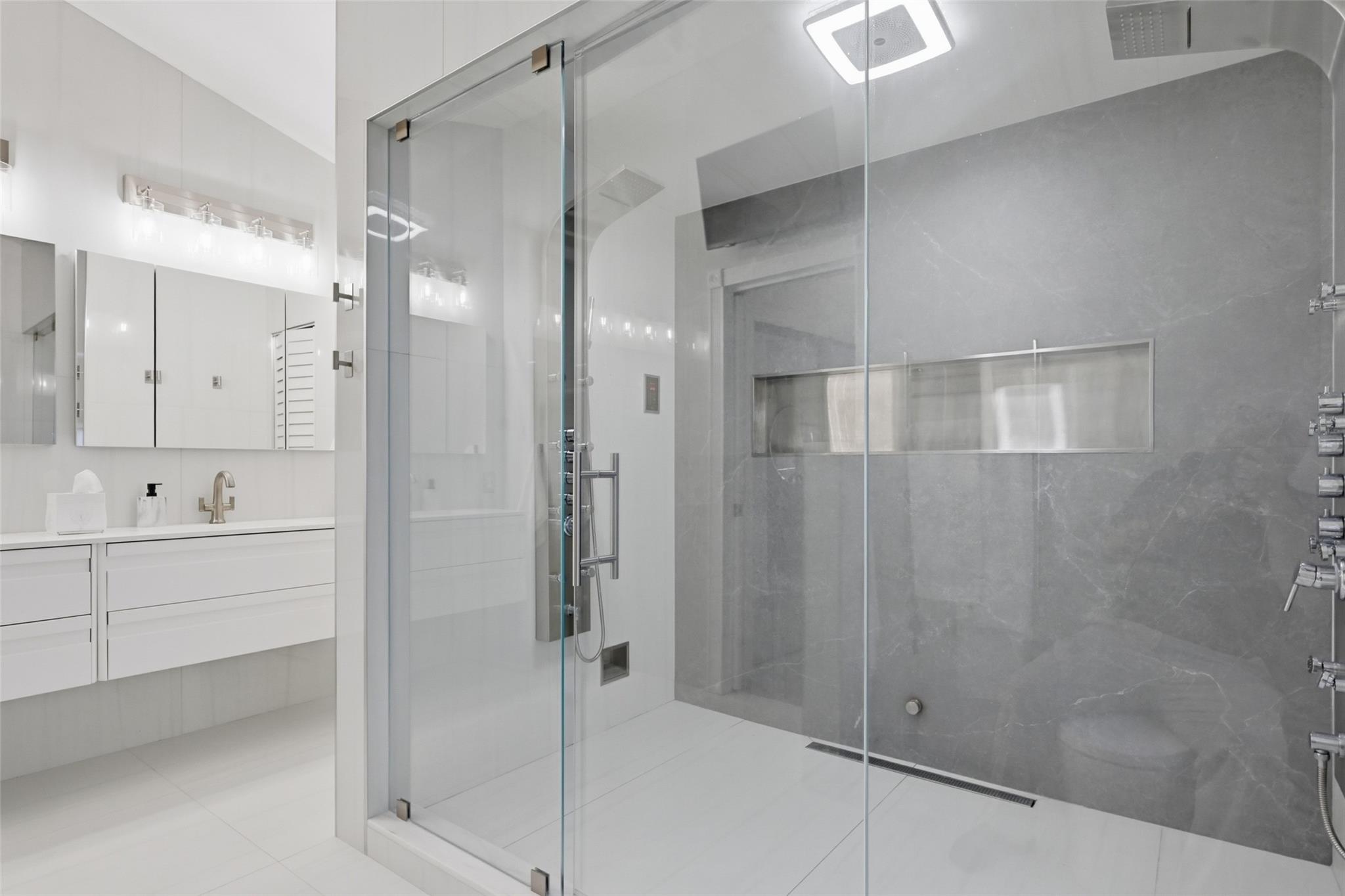 NORTH SPRINGS - Residential