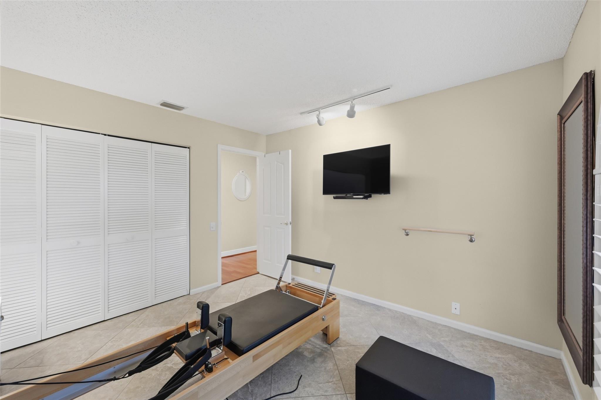 NORTH SPRINGS - Residential