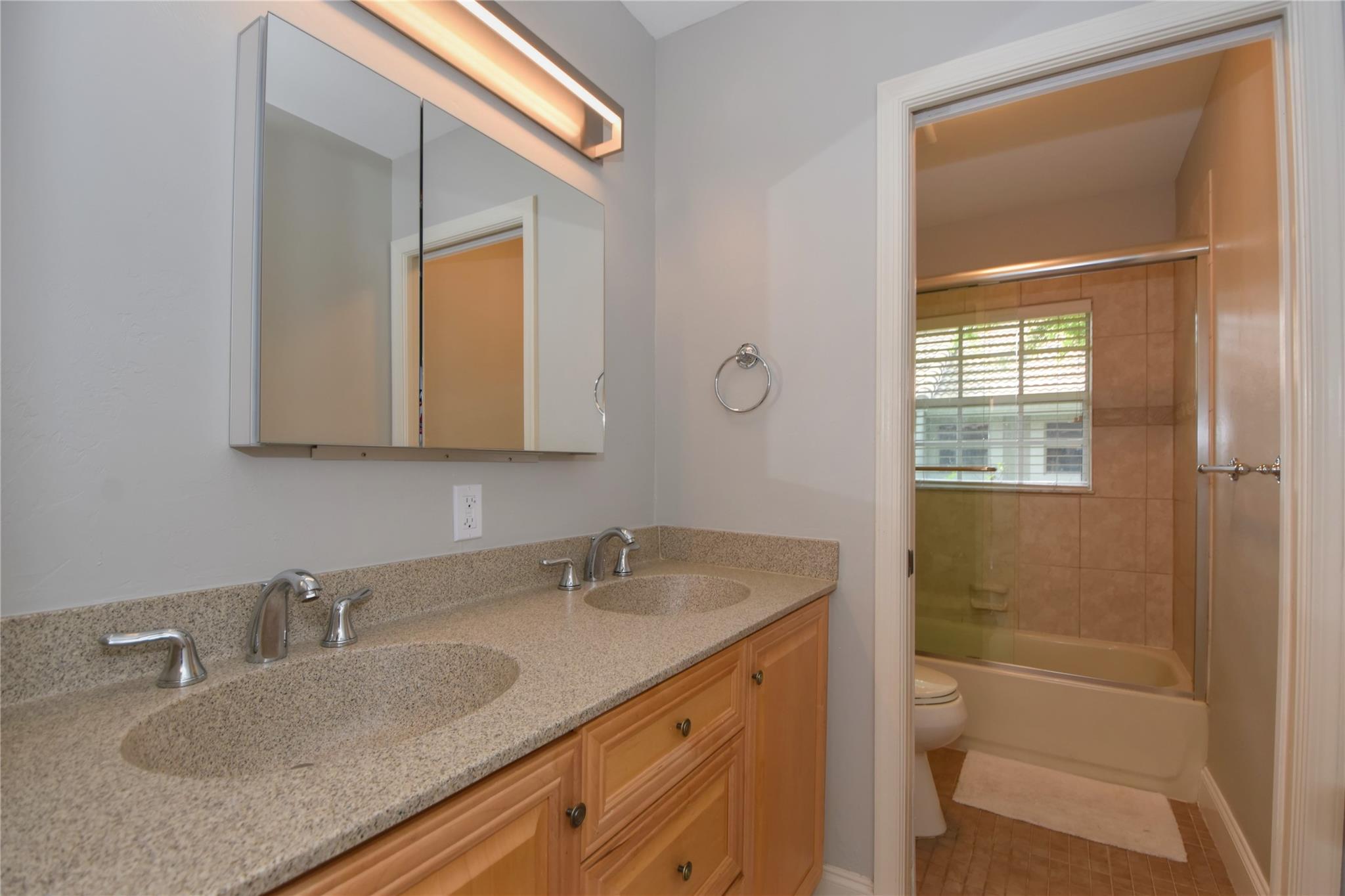 The Isles 145-36 B - Residential