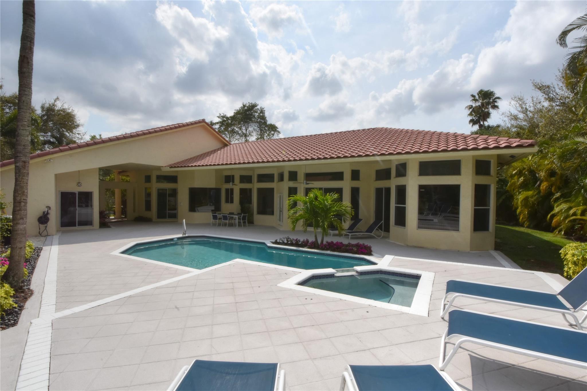 The Isles 145-36 B - Residential
