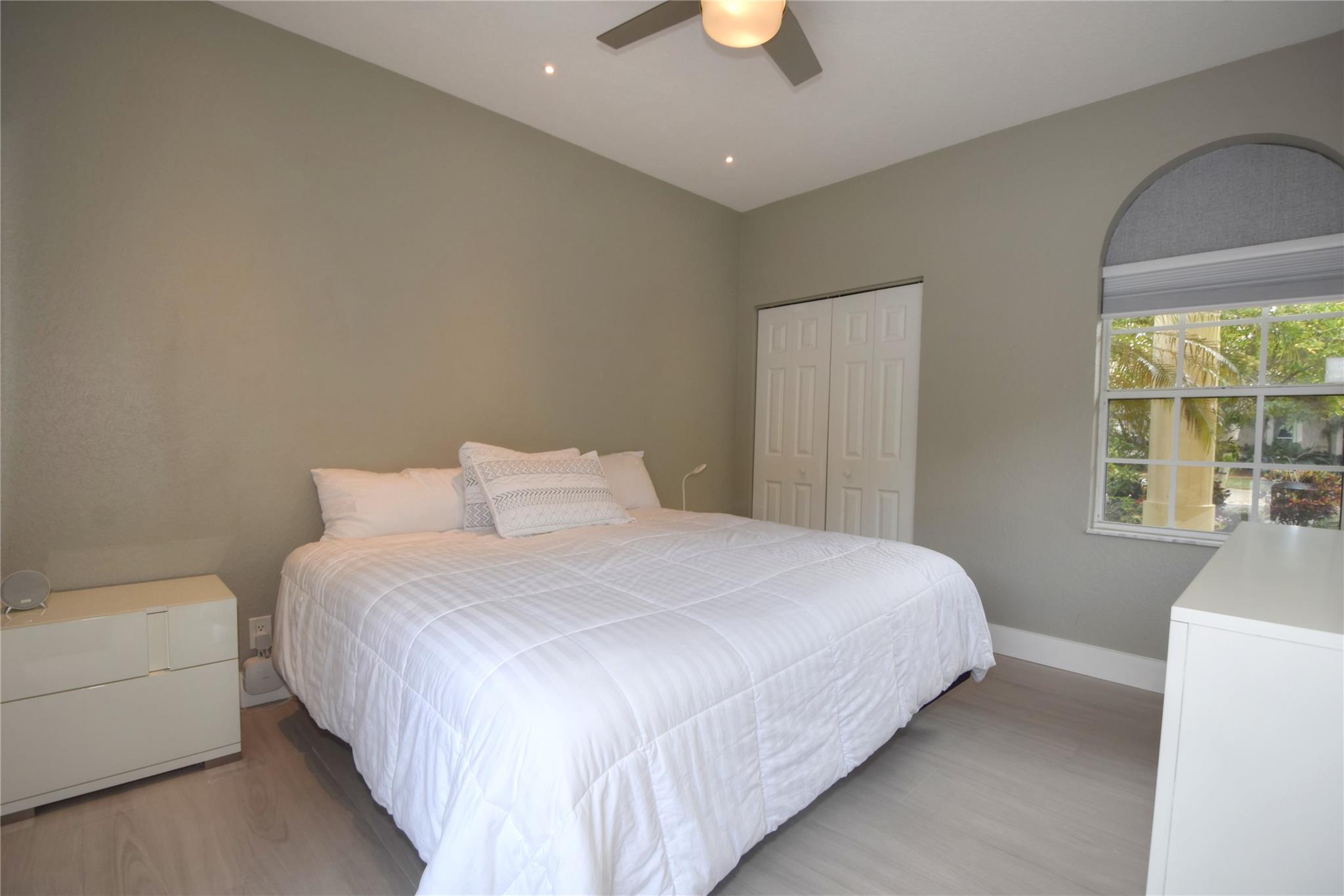 The Isles 145-36 B - Residential