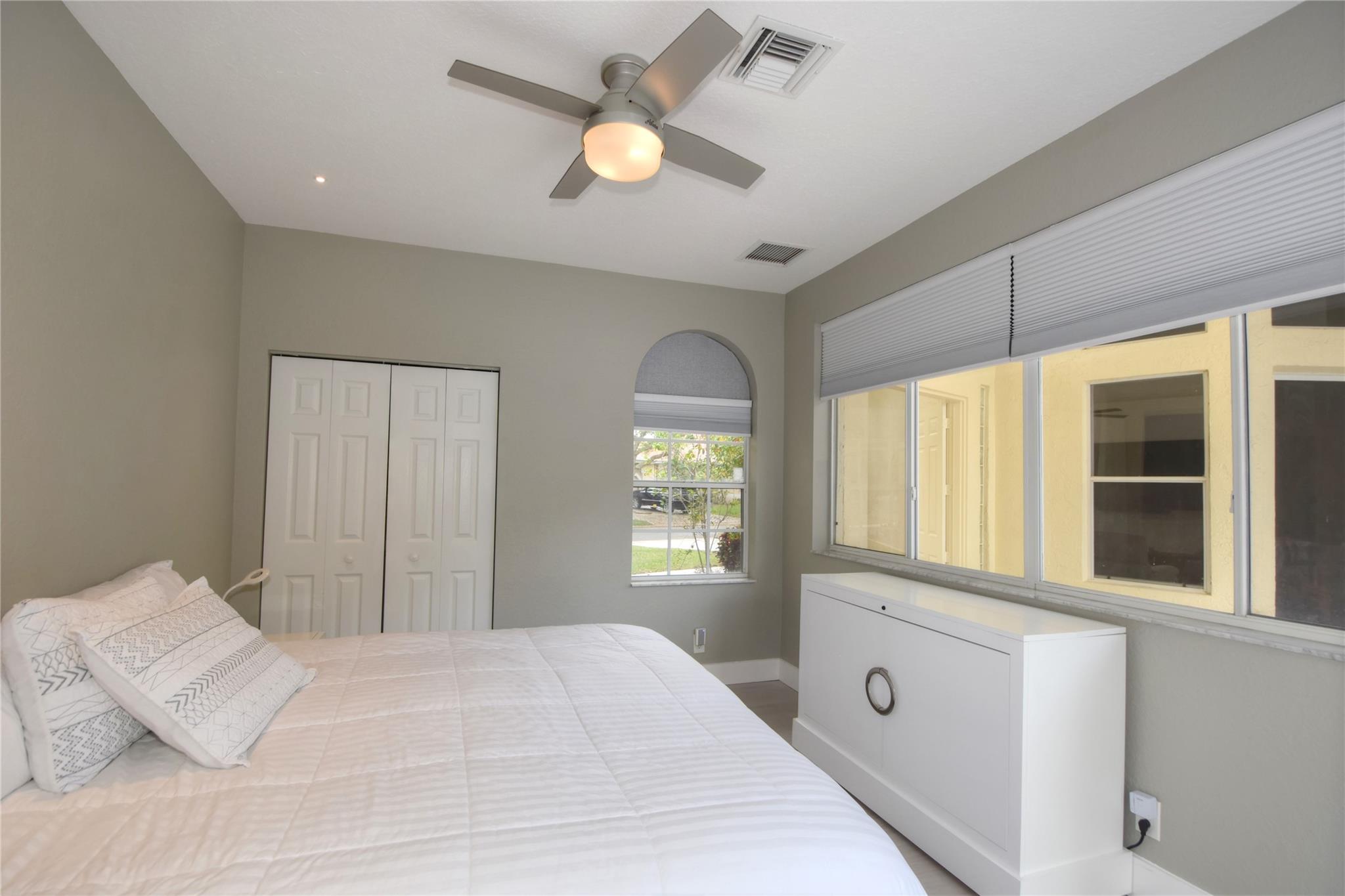 The Isles 145-36 B - Residential
